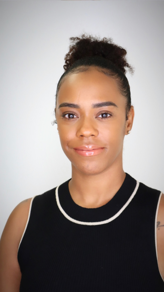 Iris Daniels headshot